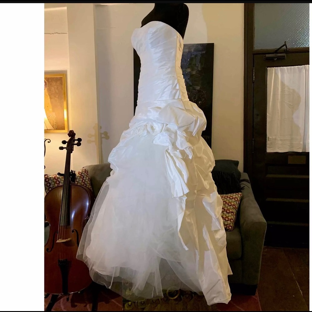 NWT Bridal Couture Dress! Sex & the city esque! - Picture 4 of 7